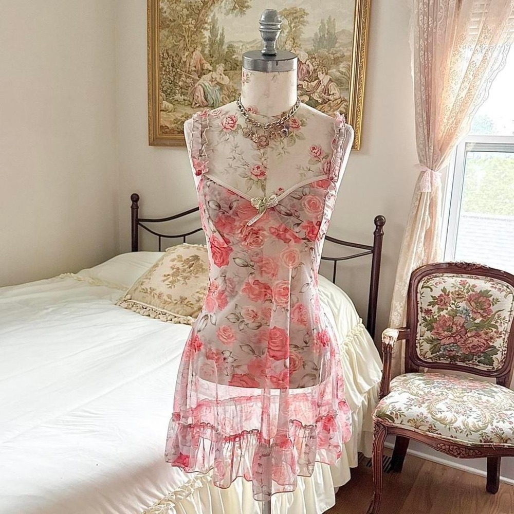 Pink floral dress  Y2K pink floral dress size small‎